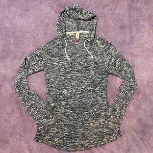 🔥4/20! No boundaries heathered gray sweater. Size small